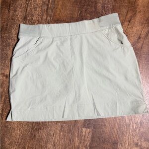 Columbia woman’s skirt